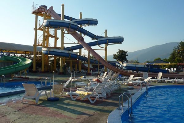 akvapark-148632F9A-1397-EB79-E772-AD3076DA6BD7.jpg